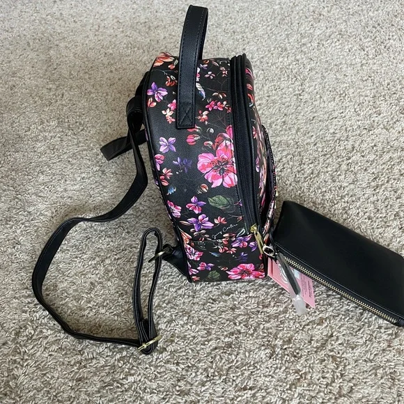 Juicy Couture Garden Backpack w/ Pouch - Picture 10 of 16